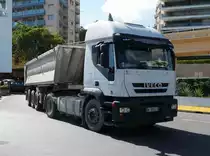 =Iveco Stralis-Kippersattelzug unterwegs in Monaco im September 2017