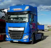 =DAF XF der Spedition SCHWARZER rastet auf dem Rasthof Wörnitz im September 2017