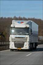 DAF XF105.460  SpaceCab  von HSF Logistics bei Ldenscheid. (25.01.2009)

