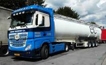 =MB Actros-Tankzug von  REDDER Transport  rastet an der A 7 im September 2017