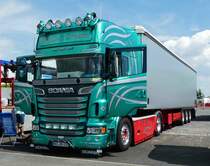 =Scania-Sattelzug, gesehen beim Country-, Trucker- und Streetfoodfestival Fulda im Juli 2017