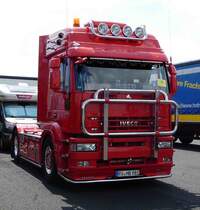 =Iveco 430-Sattelzugmaschine, gesehen beim Country-, Trucker- und Streetfoodfestival Fulda im Juli 2017