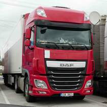 =DAF-Sattelzug steht auf einem Rastplatz an der A 3 im November 2017