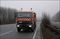 Atego 1828 beim absichern einer Arbeitsstelle. (16.12.2008)