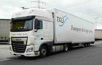 =DAF XF-Sattelzug von  TAJ  steht auf einem Rastplatz an der A3 im November 2017