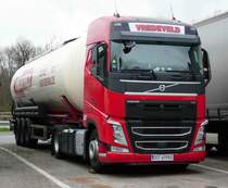 =Volvo FH-Silozug der Spedition  VREDEVELD  rastet im November 2017 an der A3