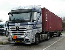 =MB Actros-Sattelzug von STARMANS rastet im November 2017 an der A3  