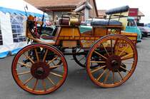 =Nachbau der Daimler Motorkutsche von 1888, gesehen bei der Bulldogmesse in Alsfeld im Oktober 2017