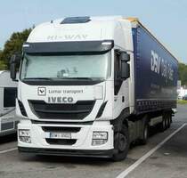 =Iveco-Sattelzug von  Lumar transport  rastet im September 2017 an der A 5