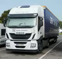 =Iveco-Sattelzug von  Lumar transport  rastet im September 2017 an der A 5