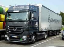 =MB Actros-Sattelzug von  BRUNOTIR  rastet im September 2017 an der A 5