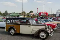 IFA F8 (Nachfolger des DKW F8), Kombikarosserie mit Holzdeckung an der Seite, fotografiert auf der Hungaroring Classic am 01.10.2017.