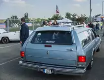 Oldsmobile Eighty-Eight Wagon (Rückansicht), fotografiert auf der Hungaroring Classic am 01.10.2017.