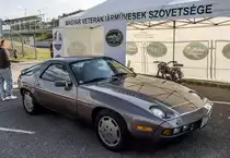 Schöner Porsche 928, fotografiert auf der Hungaroring Classic am 01.10.2017.