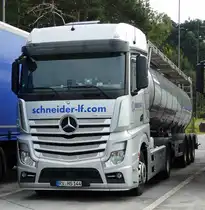 =MB Actros-Tankzug von  schneider-lf  rastet im September 2017 an der A 5