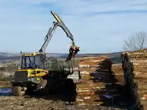 PONSSE beim Holz verladen; am Schwartenberg bei Neuhausen/Erzgebirge, 13.12.2017
