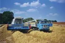 E 512 Bauj: 1971 bei der Weizenernte Bild habe ich am 14.08.2001 gemacht.