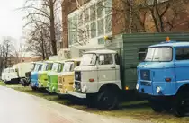W50 LKWs in Ludwigsfelde Restbestand des damaligen Automobilwerkes zum Verkauf in der Rudolf-Diesel Straße auch sie haben noch einen Abnehmer gefunden heute steht dort keiner mehr Bild habe ich im Februar 2001 gemacht.