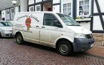 =VW T5 vom Lindenhof-Lädchen steht im Dezember 2017 in Fritzlar