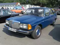 Mercedes-Benz 230E auf dem Oldtimertreffen am Bikertreff Krefeld, 24.9.17 