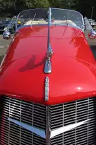 Die Kühlerfigur eines Auburn Speedster 851 auf dem Oldtimertreffen am Bikertreff Krefeld, 24.9.17 