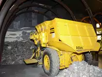 Ein im Bergbau eingesetzter Bunkerlader. (Deutsches Bergbaumuseum Bochum, Februar 2012)