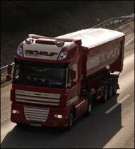 DAF XF105.460  SuperSpaceCab  von MICHELS Logistik ist mit einem Alu-Sattelkipper in Richtung Ruhrgebiet unterwegs.(28.01.2009)