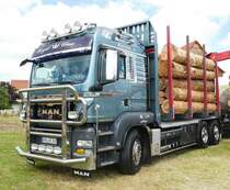 =MAN TGS als Holztransporter, gesehen beim Ortsjubiläum von Spahl im Juni 2017