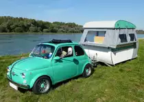 Fiat 500 Abart mit Campinganh�nger am Rhein bei Karlsruhe, Sept.2017