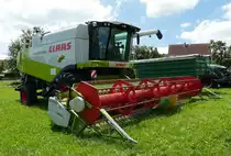 =Claas Lexion 560, ausgestellt beim Ortsjubiläum von Spahl im Juni 2017