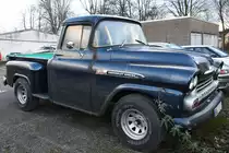 Auf einem Parkplatz habe ich diesen alten Chevrolet Apache 31 entdeckt. (Bochum, Dezember 2017)