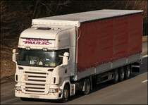 Scania R420 der kroatischen Transporte Paulic ist in Richtung S�den unterwes. (28.01.2009)
