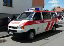 =VW T 4 als MTW der Feuerwehr von Ketten ist eingesetzt beim Ortsjubiläum von Spahl im Juni 2017