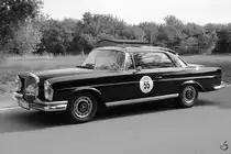 Ein Mercedes-Benz 220SE während der ADAC Sunflower Rallye im August 2012.