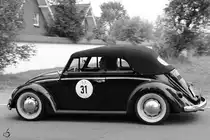 Ein VW Käfer Cabriolet als Teilnehmer der ADAC Sunflower Rallye im August 2012.