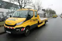 ADAC/Safar IVECO Daily Abschleppfahrzeug am 06.01.18 in Frankfurt am Main Preungesheim
