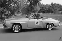 Ein Mercedes-Benz 190SL als Teilnehmer der ADAC Sunflower Rallye im August 2012. 