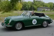 Ein Porsche 356B Cabrio unterwegs in Linstow. (August 2012)