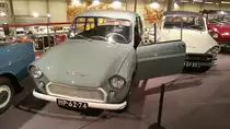 DAF 750. 1961 - 1963. Der DAF 750 war die Sparversion des DAF 30  Daffodil . Er war noch spartanischer ausgestattet, als der DAF 30. Äußerlich war er am Kühlergrill zu erkennen. Die Motorisierung erfolgt durch den luftgekühlten, 2-Zylinderboxermotor mit einem Hubraum von 746 cm³ und 26 PS. DAF-Museum-Eindhoven am 05.01.2018.