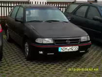 Astra F GT BJ.1991 Sportiv er wurde in Rüsselsheim gebaut er hat 167 000 TK bei mir gelaufen und er läuft heute noch die Qualität wahr bei diesen Autos noch sehr gut Bosch Teile wurden noch in Deutschland Produziert Bild habe ich am 19.12.2015 gemacht.
