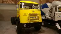 DAF AZ1900DS aus dem Jahr 1959. Bei diesem LKW werden alle drei Achsen angetrieben. Der 
6-Zylinderdieselmotor leistet mit einer Turboaufladung 165 PS. DAF-Museum Eindhoven am 05.01.2018.
