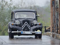 Ein Citroen CV11 BL unterwegs in Nehringen. (August 2012)