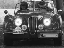 Ein Jaguar XK120 OTS als Teilnehmer der ADAC Sunflower Rallye im August 2012.