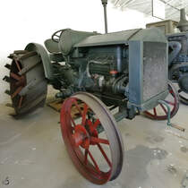 Ein Traktor Hanomag WD28 im Agroneum Alt Schwerin. (April 2009)