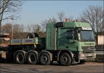 Portraitaufnahme vom Actros 4154 der Wacker Schwertransporte. (29.01.2009)
