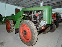 Ein Traktor Marke Eigenbau im Agroneum Alt Schwerin. (August 2012)