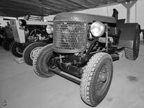 Ein Traktor Marke Eigenbau im Agroneum Alt Schwerin. (August 2012)