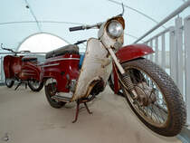 Eine Jawa 05, dahinter die Schwalbe. (Agroneum Alt Schwerin, August 2012)