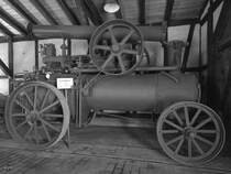 Ein Dampfpflug der Firma Wolf im Agroneum Alt Schwerin. (April 2009)