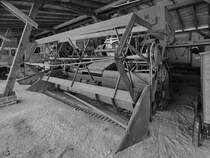 Ein Mähdrescher CC-2 Stalinez steht im Agroneum Alt Schwerin. (April 2009)